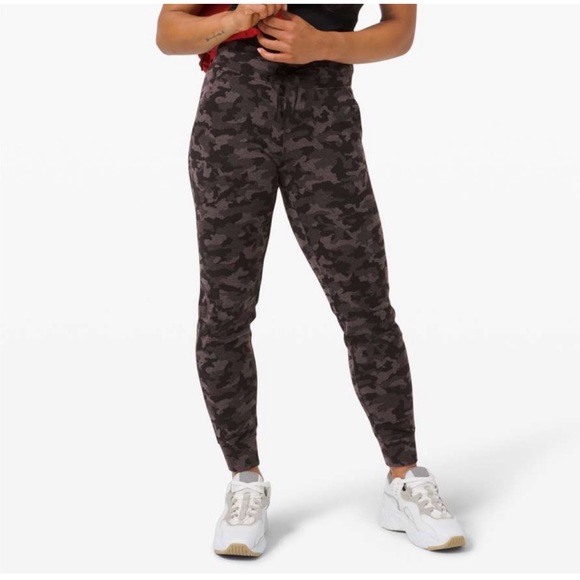 lululemon athletica Pants - Lululemon Athletica Ready to Rulu Joggers Size 6